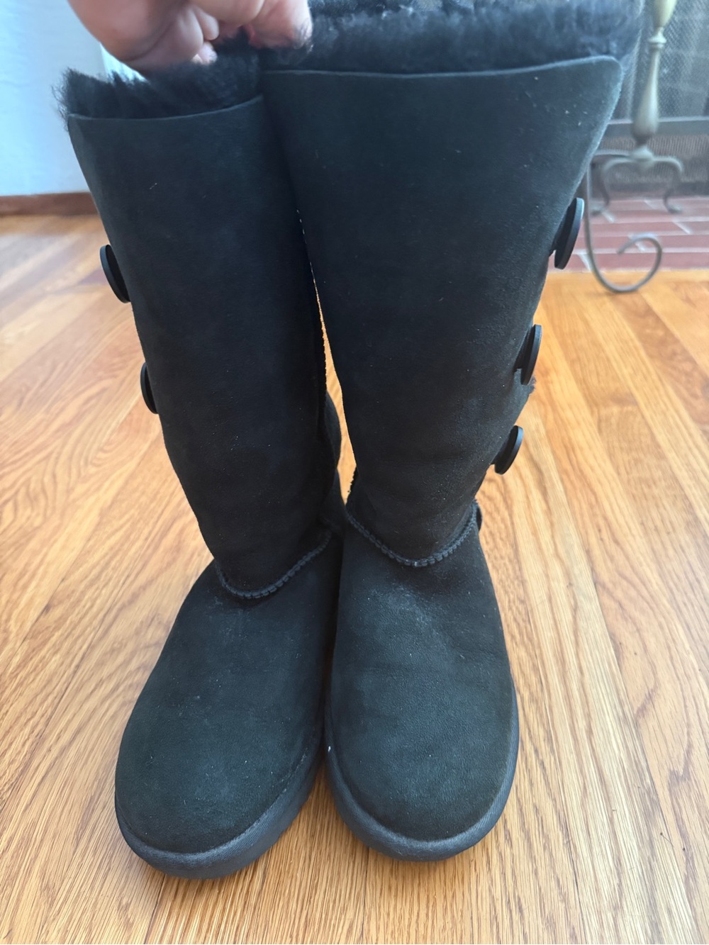 UGG black Bailey three button boots 8 - Picture 8 of 9